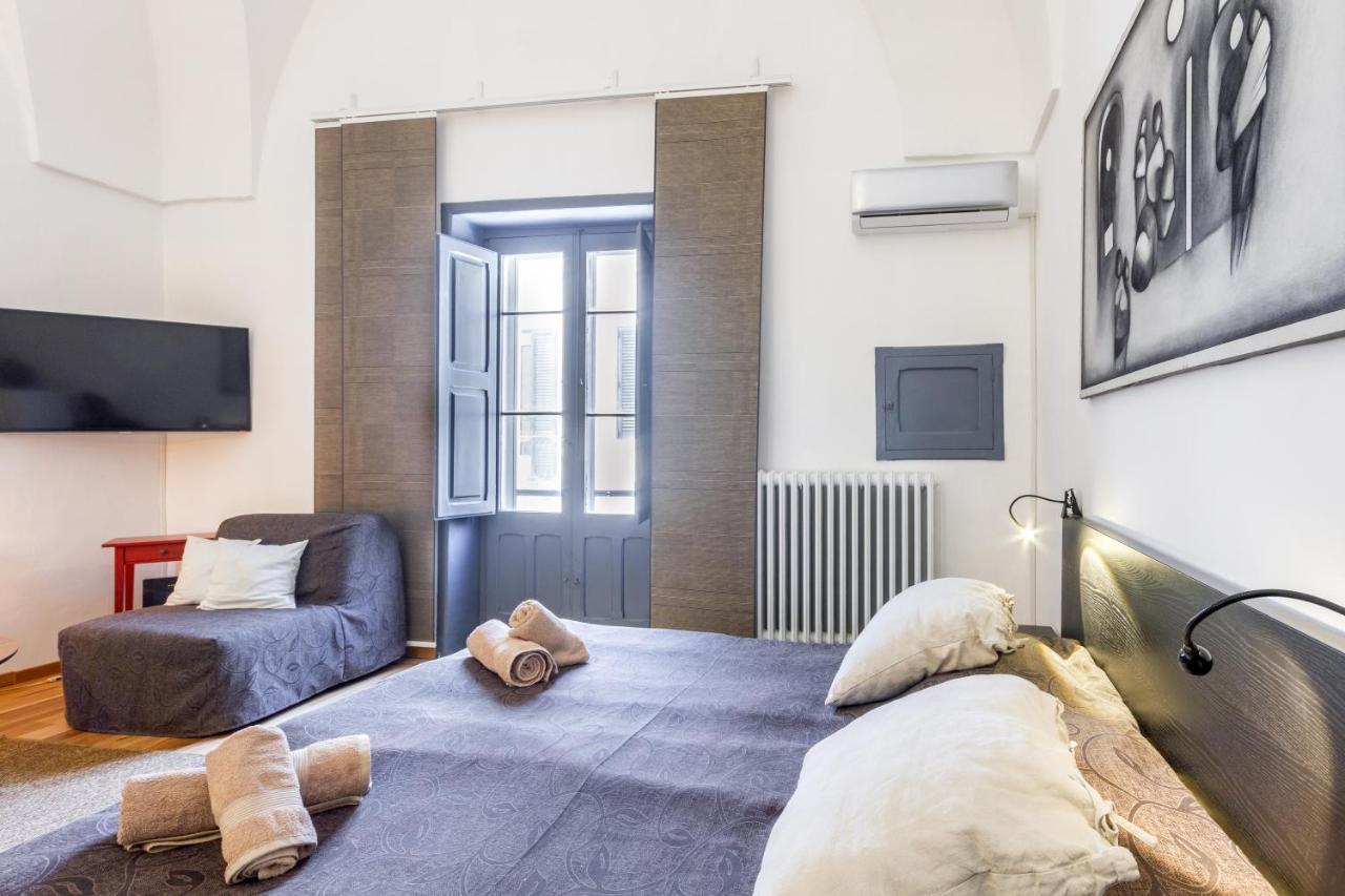 Lecce Center Charming Flat With Terrace Appartement Buitenkant foto
